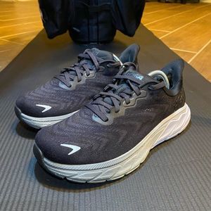 HOKA ONE ONE ARAHI 6 WIDE - Women’s Running Shoes - SIZE 8